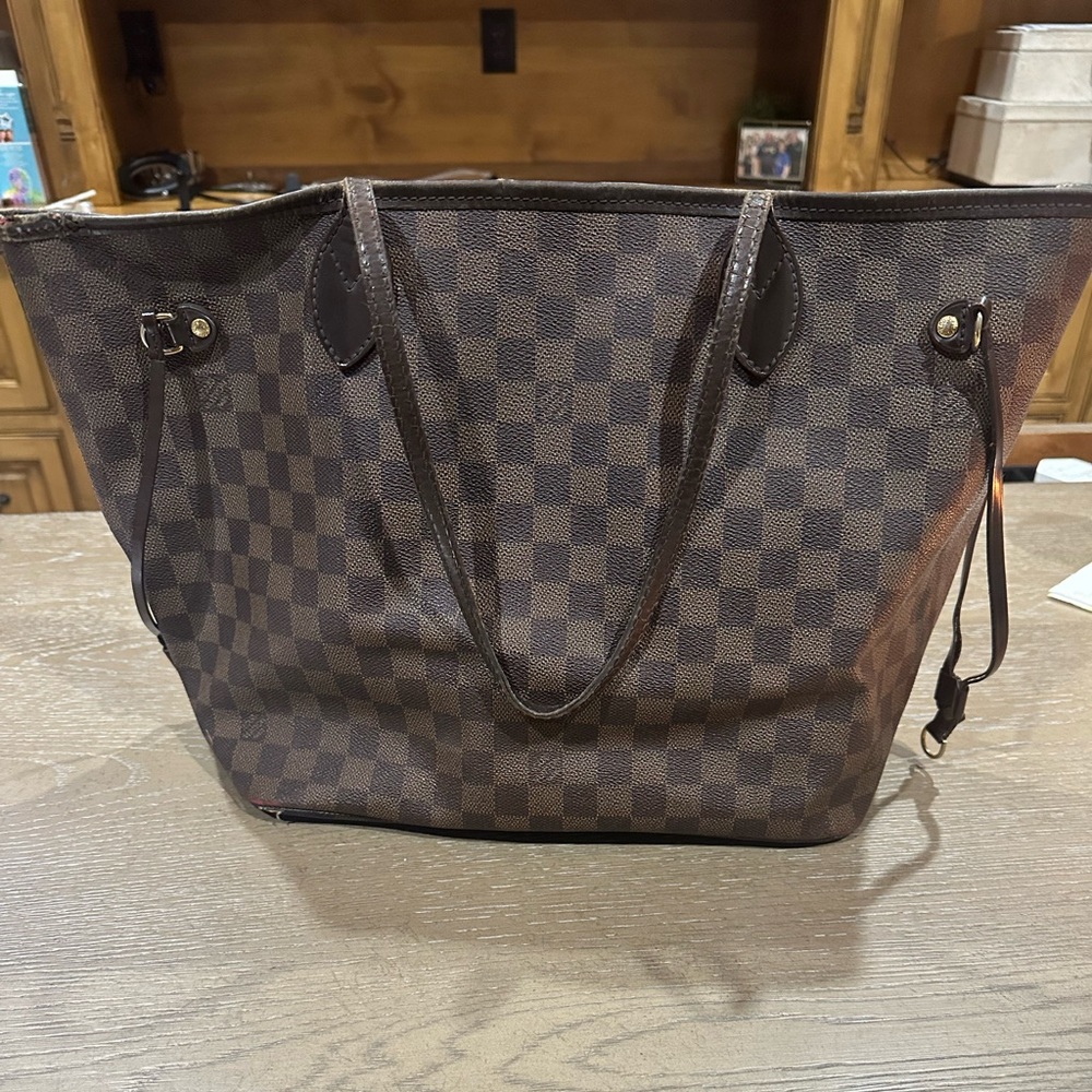 Louis Vuitton Neverfull MM handbag